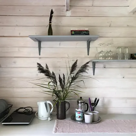 Breeze Gardenhouse 펜션 페르누