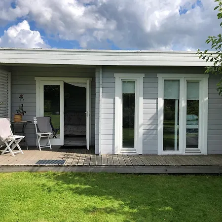 Breeze Gardenhouse